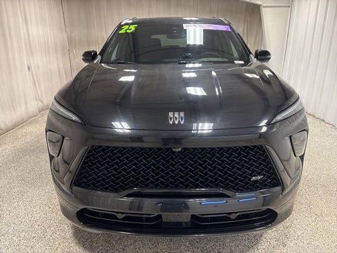 Used 2025 Buick Enclave Sport Touring image 8