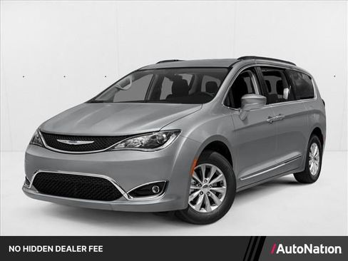 Used 2018 Chrysler Pacifica Touring-L FWD image 1