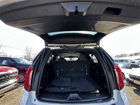 Used 2023 GMC Yukon XL SLE image 40