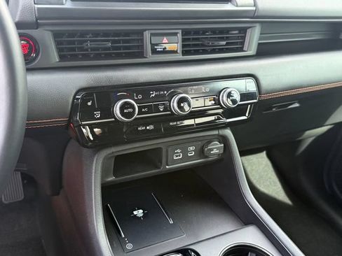 Used 2025 Honda Pilot TrailSport image 22