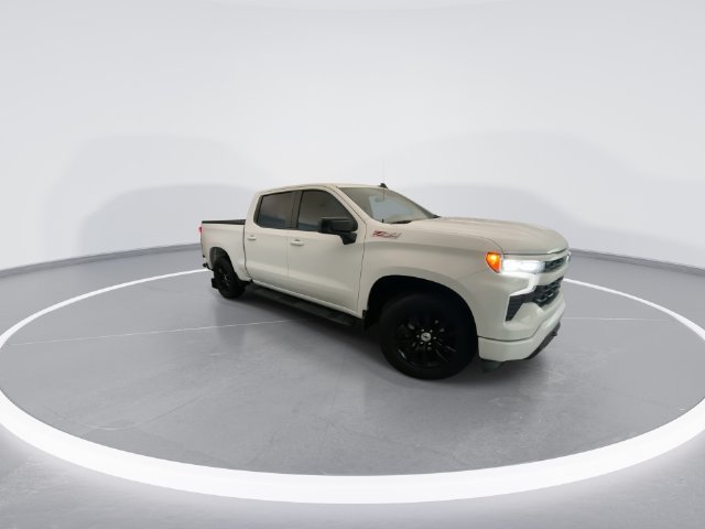 Used 2023 Chevrolet Silverado 1500 RST w/ Z71 Off-Road Package AWD/4WD image 2
