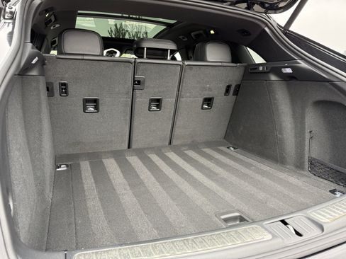 Used 2025 Porsche Macan image 33