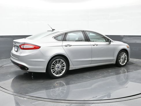 Used 2014 Ford Fusion SE w/ Equipment Group 202A image 8