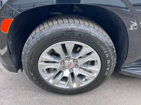 Used 2024 GMC Yukon XL Denali AWD/4WD image 15
