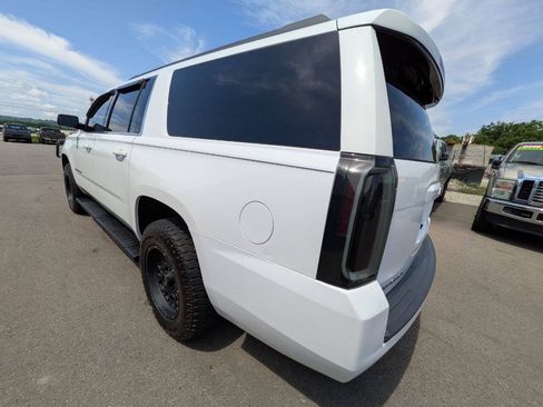 Used 2020 Chevrolet Suburban LS w/ Max Trailering Package AWD/4WD image 4