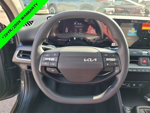New 2025 Kia K4 LXS image 12