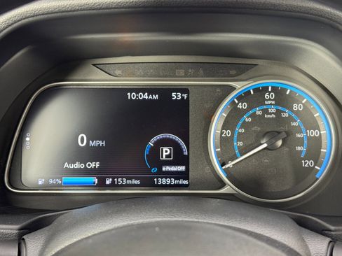 Used 2025 Nissan Leaf S image 17