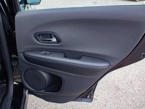 Used 2022 Honda HR-V LX image 17