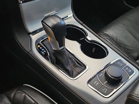 Used 2021 Jeep Grand Cherokee Summit image 12