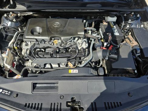 Used 2021 Toyota Camry SE image 14