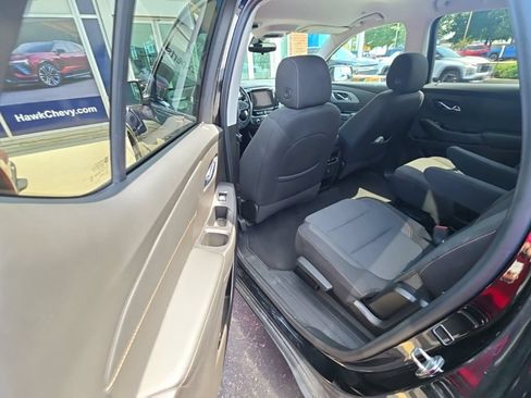 Used 2021 Chevrolet Traverse LT AWD/4WD image 9