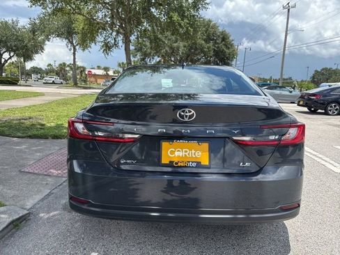 Used 2025 Toyota Camry LE image 6