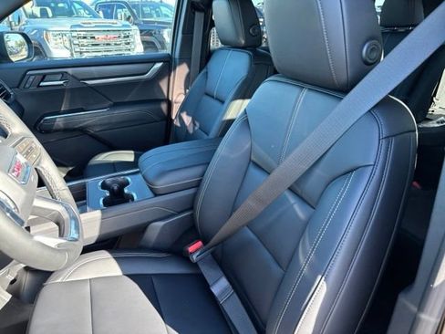 New 2026 GMC Acadia Elevation w/ Elevation Premium Package AWD/4WD image 13