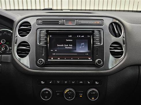 Used 2017 Volkswagen Tiguan Sport image 10