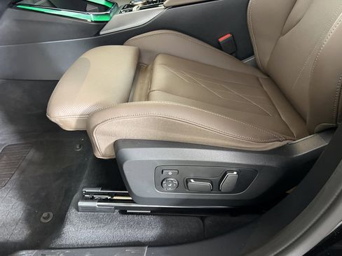 Used 2025 BMW X3 xDrive30i w/ Premium Package image 16