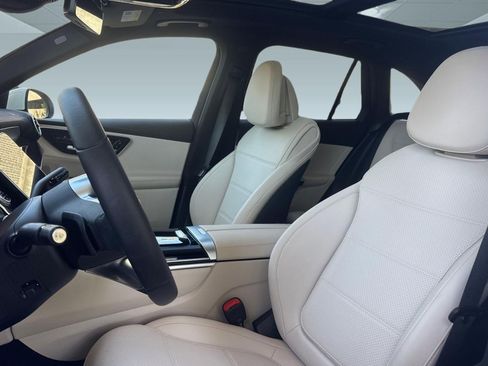 Certified 2025 Mercedes-Benz GLC 300 4MATIC image 5