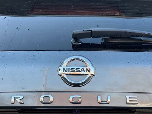 Used 2021 Nissan Rogue SV image 14