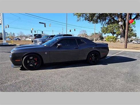 Used 2019 Dodge Challenger SRT Hellcat w/ Plus Package image 23