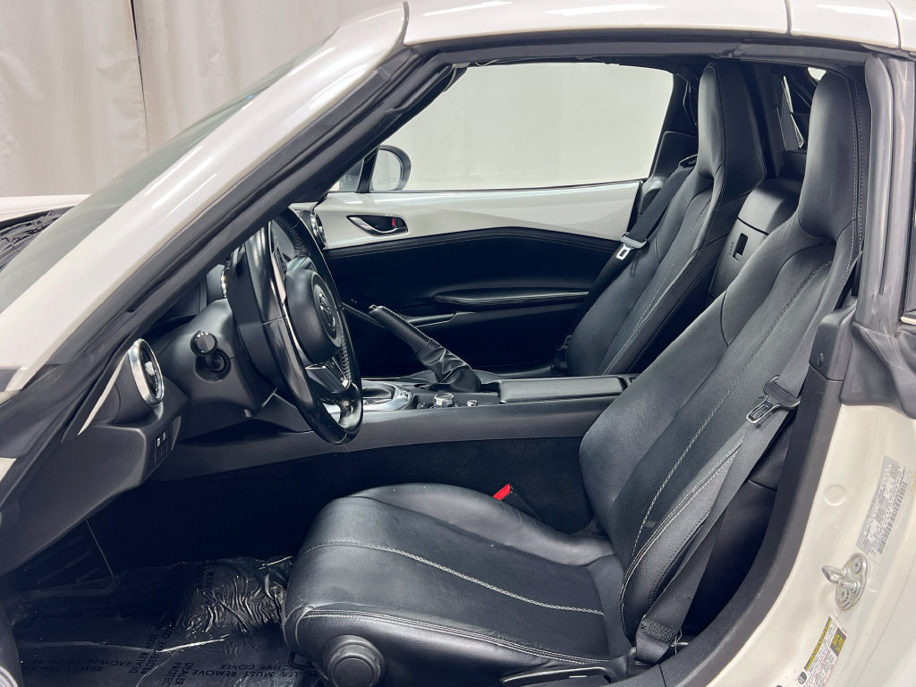 Used 2020 MAZDA MX-5 Miata RF Grand Touring RWD image 12