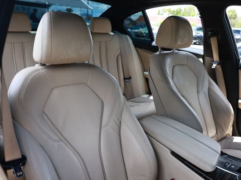 Used 2019 BMW 530i w/ Convenience Package RWD image 20