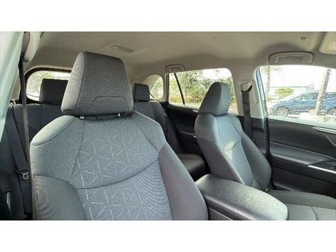 Certified 2025 Toyota RAV4 XLE AWD/4WD image 40