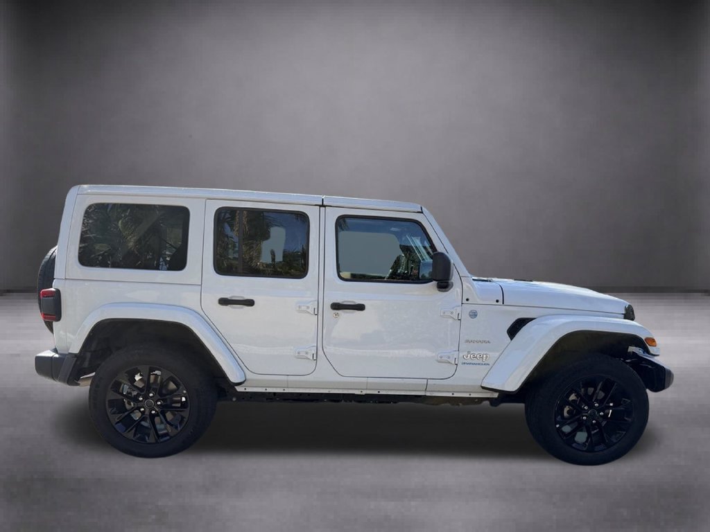 Used 2024 Jeep Wrangler Unlimited Sahara AWD/4WD image 16
