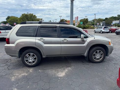 Used 2008 Mitsubishi Endeavor SE FWD image 9