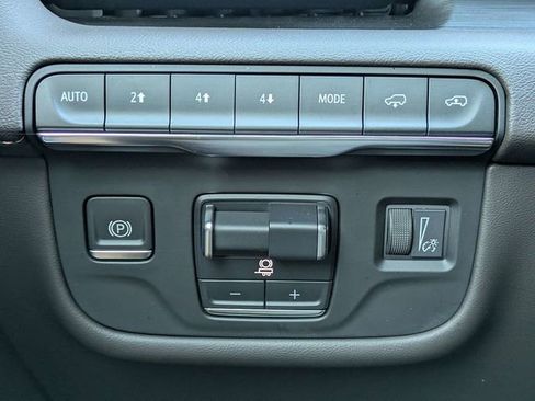 Used 2022 Cadillac Escalade Sport w/ Touring Package AWD/4WD image 28