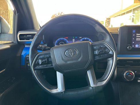 Used 2025 Toyota Tacoma SR AWD/4WD image 28