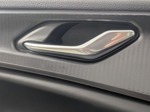 New 2025 Jeep Grand Cherokee Altitude image 19