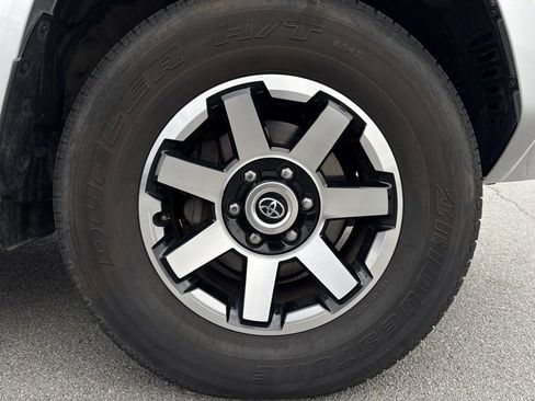 Used 2024 Toyota 4Runner TRD Off-Road Premium image 32