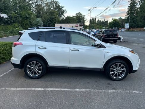 Used 2017 Toyota RAV4 Limited w/ Advanced Technology Package AWD/4WD image 4