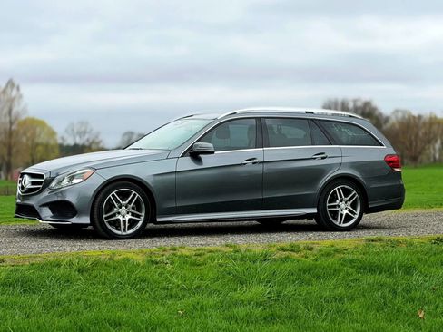 Used 2016 Mercedes-Benz E 350 4MATIC Wagon image 29