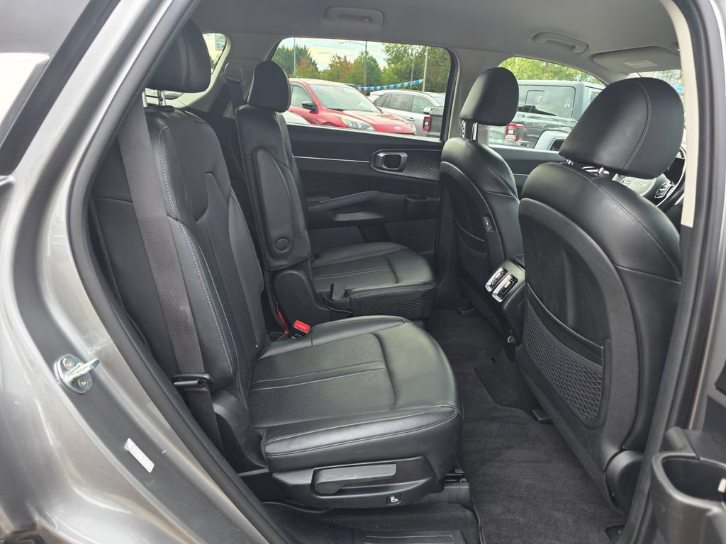 Used 2022 Kia Sorento EX FWD image 25