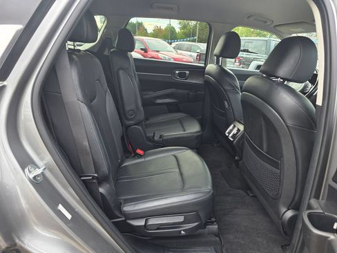 Used 2022 Kia Sorento EX FWD image 25