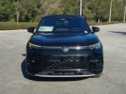 New 2026 Volkswagen Tiguan SEL R-Line image 3
