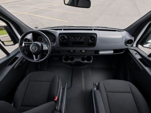 Used 2019 Mercedes-Benz Sprinter 170 Cargo image 16