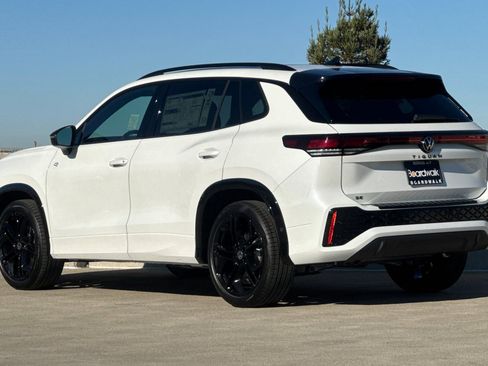 New 2026 Volkswagen Tiguan SE R-Line image 6