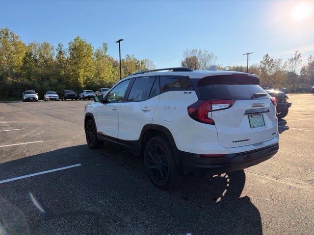 Used 2024 GMC Terrain SLE w/ Driver Convenience Package AWD/4WD image 8