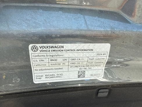 Used 2024 Volkswagen Jetta SE FWD image 23