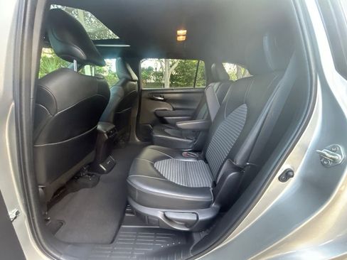 Used 2022 Toyota Highlander XSE image 33