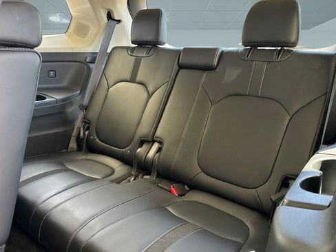 Used 2024 Honda Pilot Touring image 37
