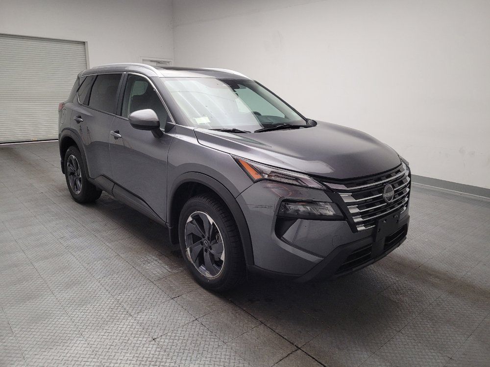 Used 2025 Nissan Rogue SV w/ SV Premium Package FWD image 13
