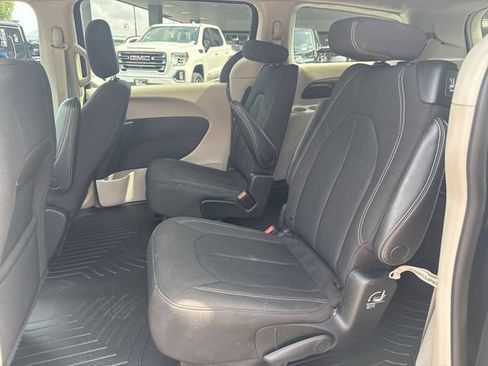 Used 2023 Chrysler Voyager LX FWD image 22