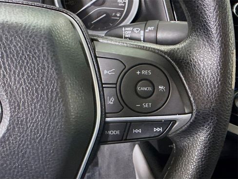 Certified 2022 Toyota Camry LE image 21