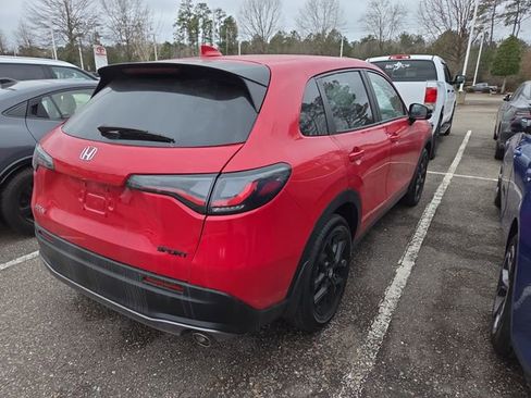 Used 2023 Honda HR-V Sport image 2