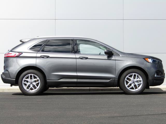 Used 2024 Ford Edge SEL w/ Convenience Package AWD/4WD image 3