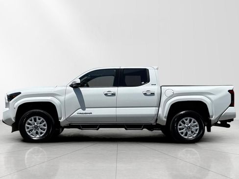 Used 2024 Toyota Tacoma SR5 RWD image 8