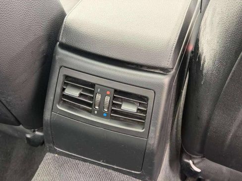 Used 2009 BMW 328i xDrive Sedan image 16