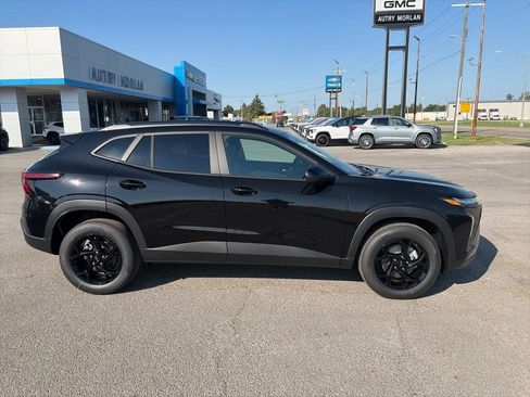 New 2026 Chevrolet Trax LT w/ Sunroof Package FWD image 7